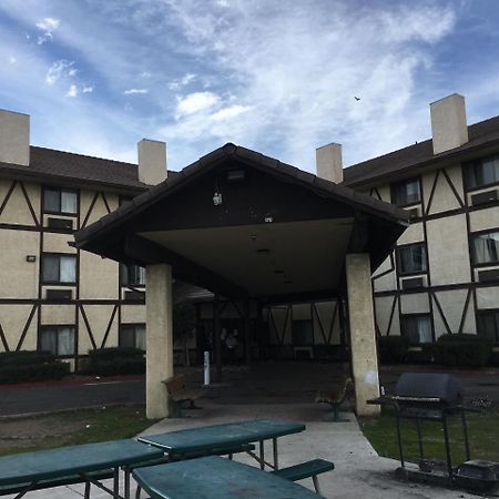 Windsor Inn Sparks Bagian luar foto